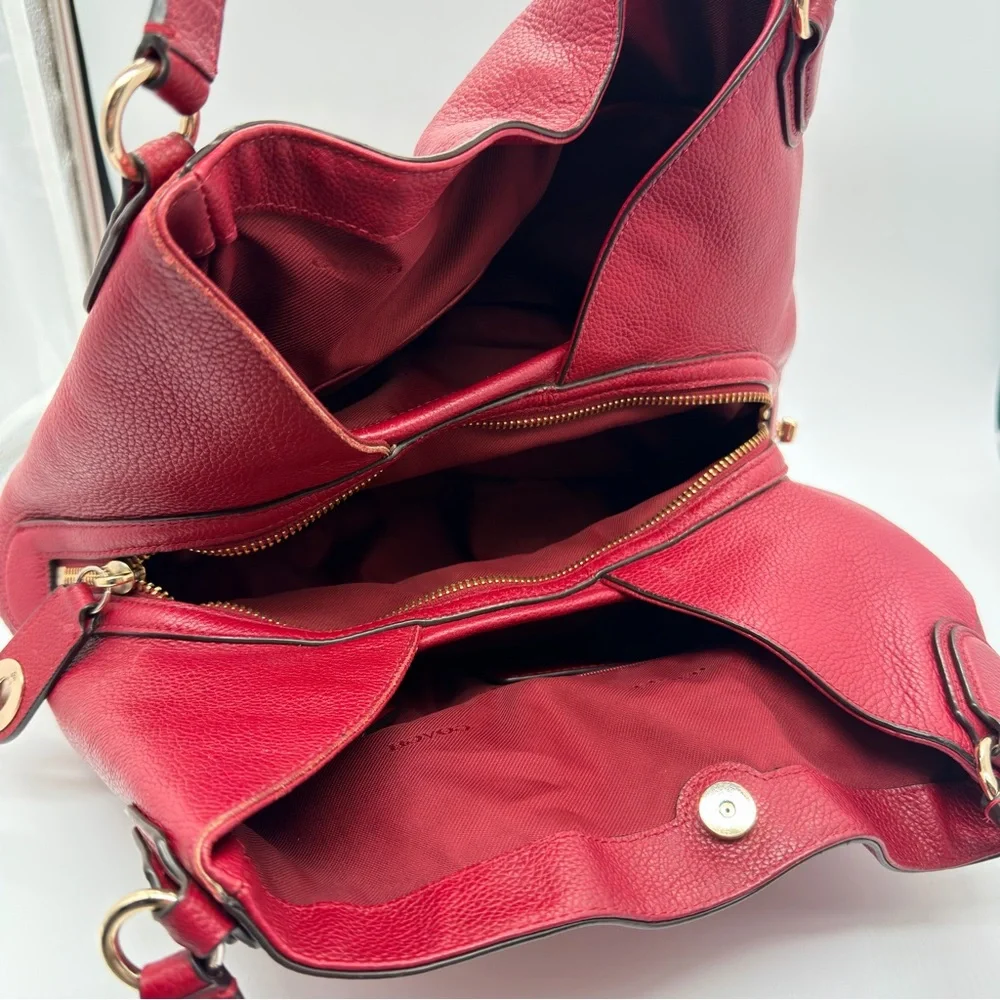 Coach Burgundy pebble Leather Hobo shoulder bag 10x12 gold‎ tone hardware.